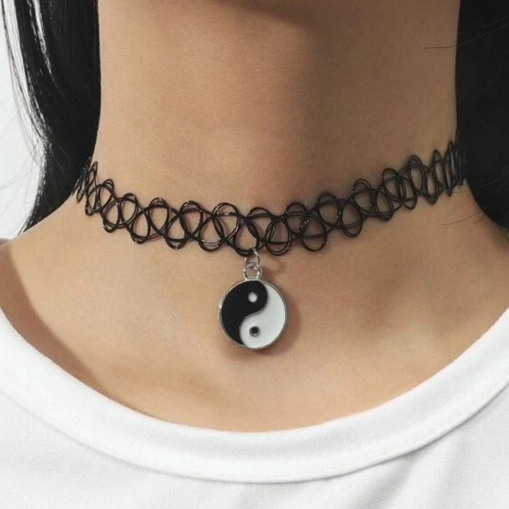 ☯️Yin & Yang charm black stretchy choker